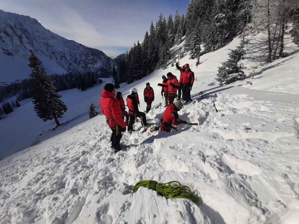 reševalci, sneg, usposabljanje